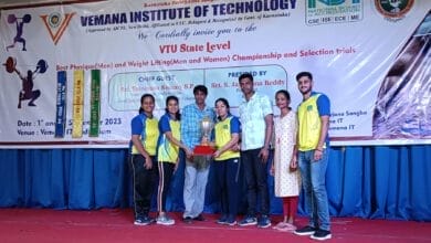 gold in weightlifting championship